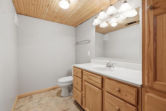 570 Riverview Drive, Marshall, WI 53559