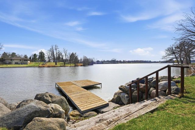 570 Riverview Drive, Marshall, WI 53559