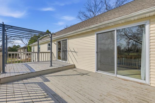 570 Riverview Drive, Marshall, WI 53559