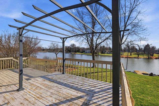 570 Riverview Drive, Marshall, WI 53559