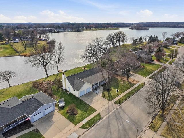 570 Riverview Drive, Marshall, WI 53559