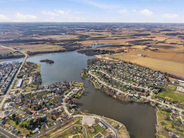 570 Riverview Drive, Marshall, WI 53559