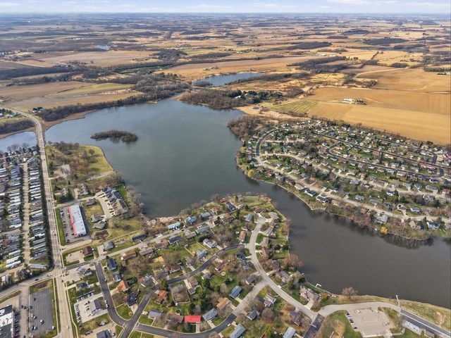 570 Riverview Drive, Marshall, WI 53559