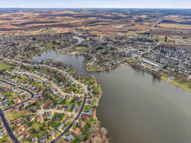 570 Riverview Drive, Marshall, WI 53559