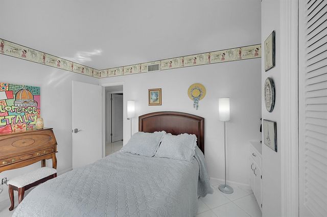 1702 S Ocean Boulevard 1, Delray Beach, FL 33483