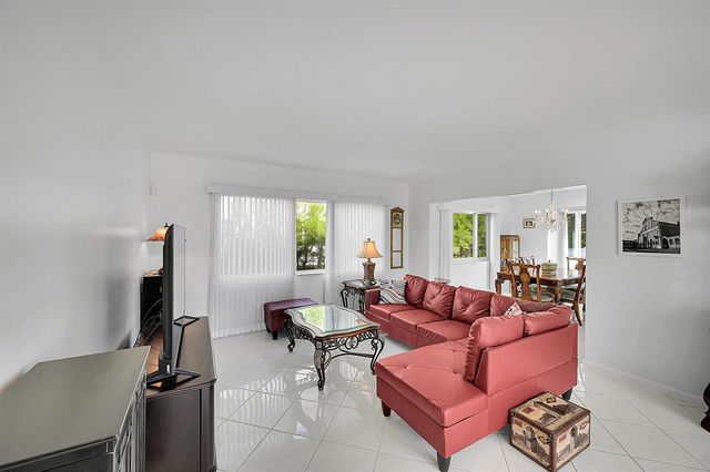 1702 S Ocean Boulevard 1, Delray Beach, FL 33483