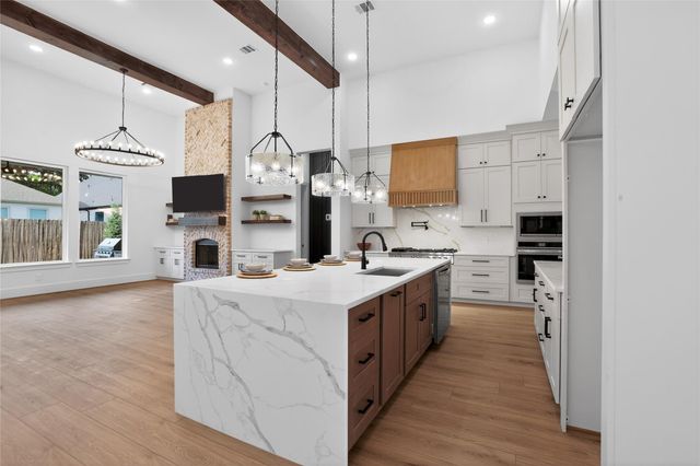 83 Camden Hills Drive, Montgomery, TX 77356