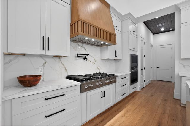 83 Camden Hills Drive, Montgomery, TX 77356