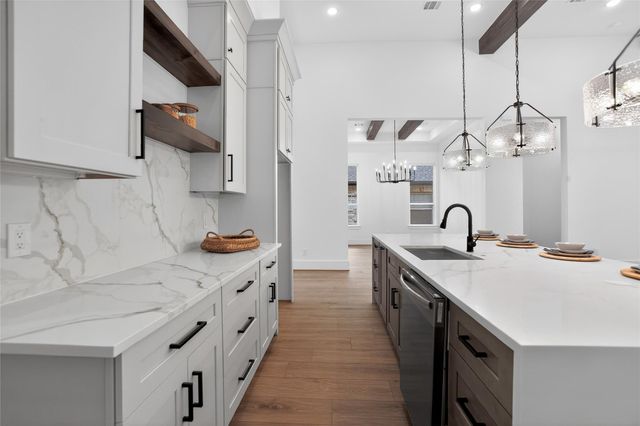 83 Camden Hills Drive, Montgomery, TX 77356