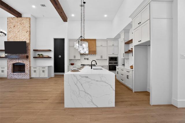 83 Camden Hills Drive, Montgomery, TX 77356