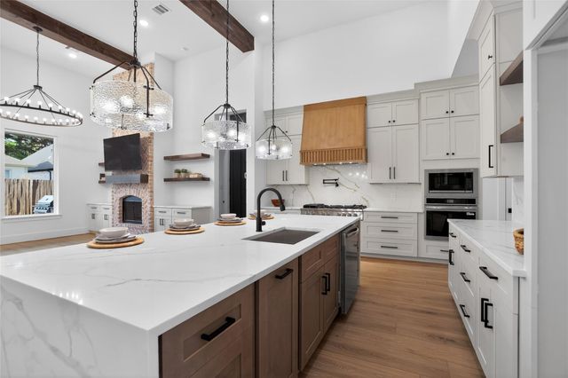 83 Camden Hills Drive, Montgomery, TX 77356