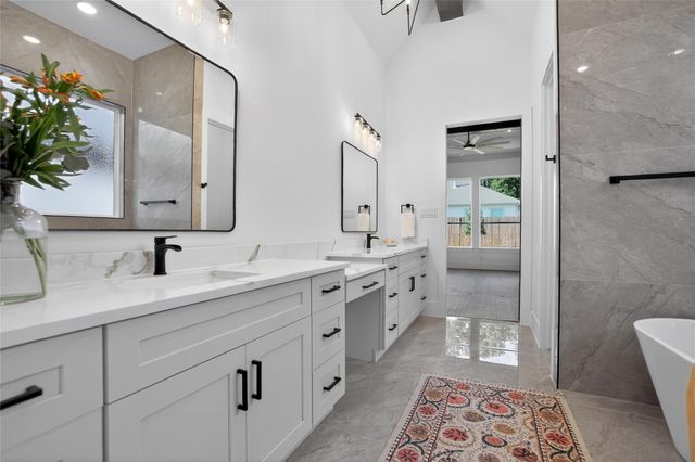 83 Camden Hills Drive, Montgomery, TX 77356