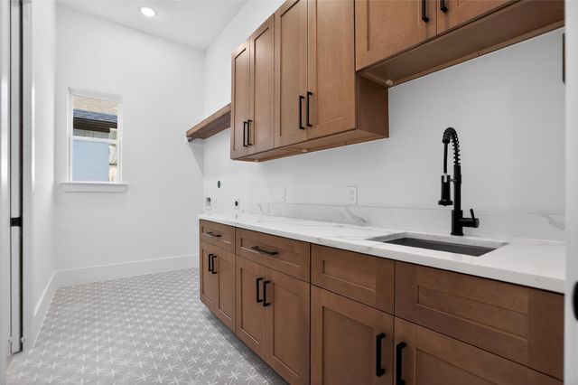 83 Camden Hills Drive, Montgomery, TX 77356