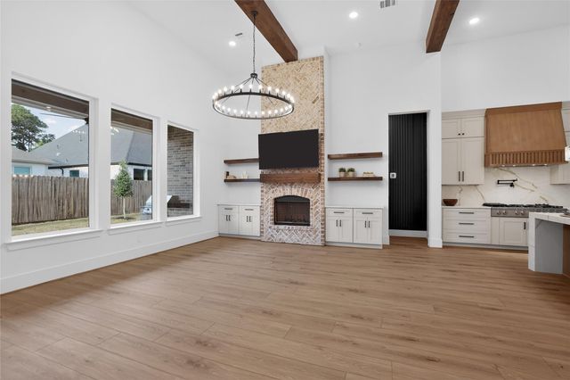 83 Camden Hills Drive, Montgomery, TX 77356