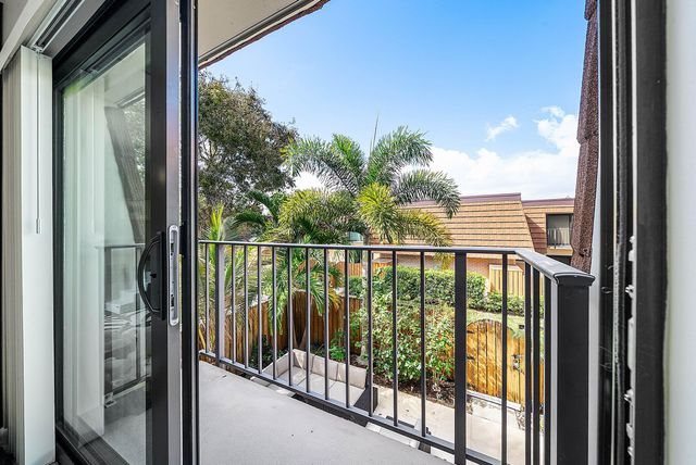 2715 27th Court, Jupiter, FL 33477