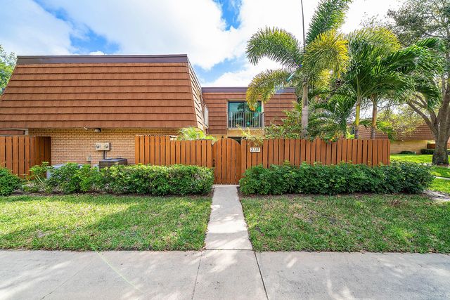 2715 27th Court, Jupiter, FL 33477