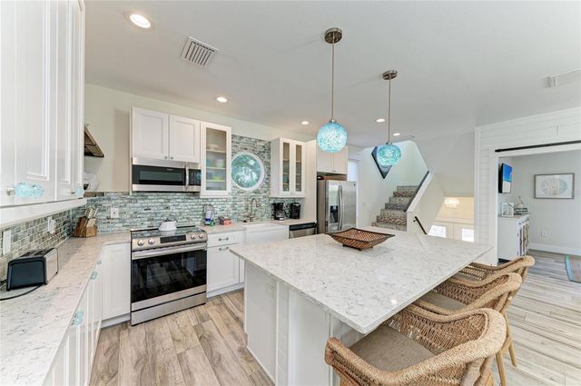 122 BEACH AVENUE, Anna Maria, FL 34216