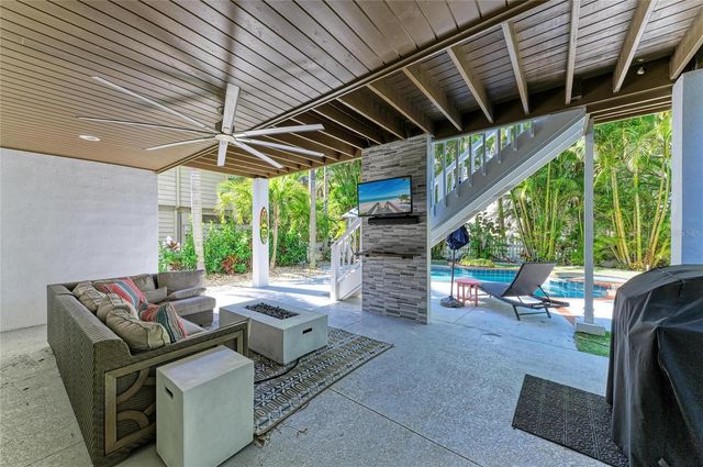 122 BEACH AVENUE, Anna Maria, FL 34216