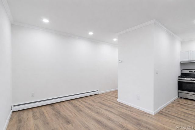 21-29 Audrey Avenue D, Oyster Bay, NY 11771