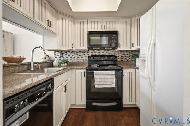 4816 Long Shadow Dr, Midlothian, VA 23112