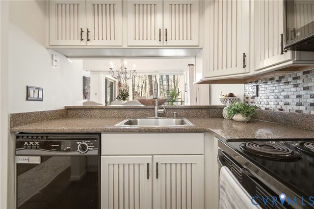 4816 Long Shadow Dr, Midlothian, VA 23112