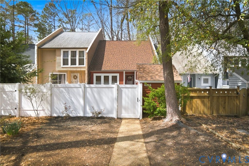 4816 Long Shadow Dr, Midlothian, VA 23112