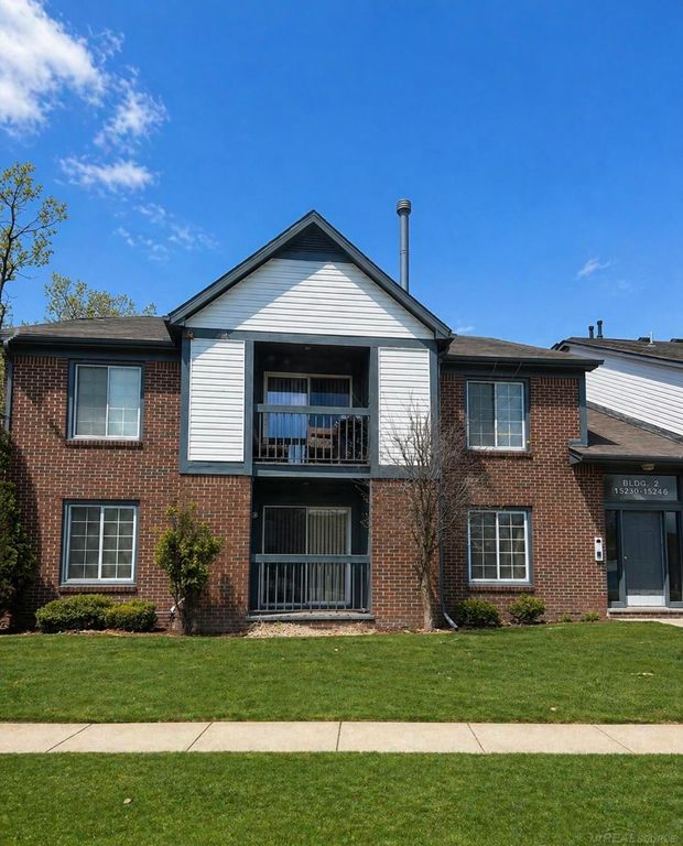 15246 Ashley Court, Macomb Twp, MI 48044