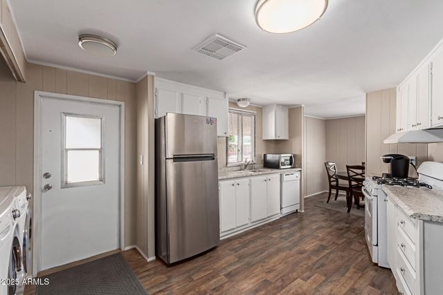 8730 E DEWAN Avenue, Mesa, AZ 85208