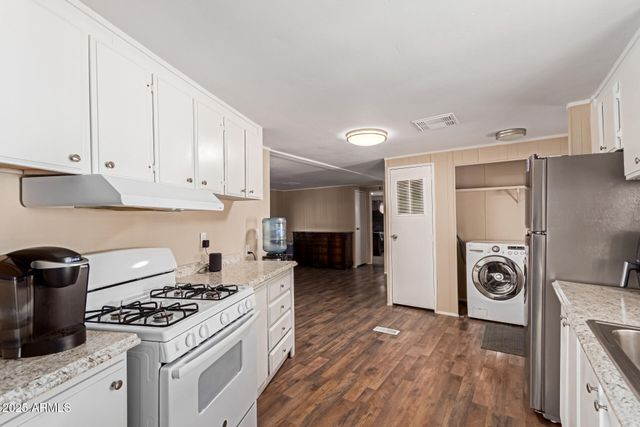 8730 E DEWAN Avenue, Mesa, AZ 85208