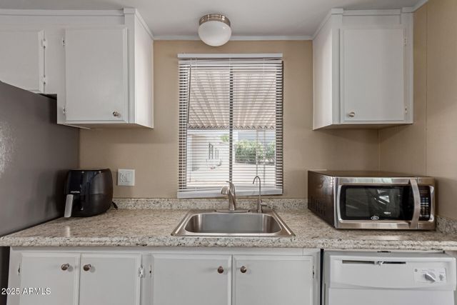 8730 E DEWAN Avenue, Mesa, AZ 85208