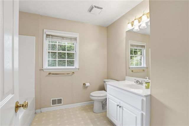 950 Old Canton Road, Marietta, GA 30068