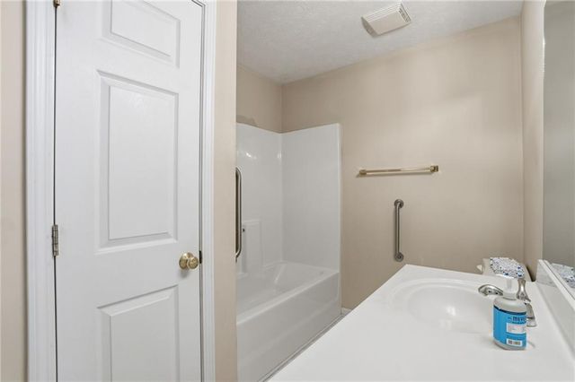 950 Old Canton Road, Marietta, GA 30068