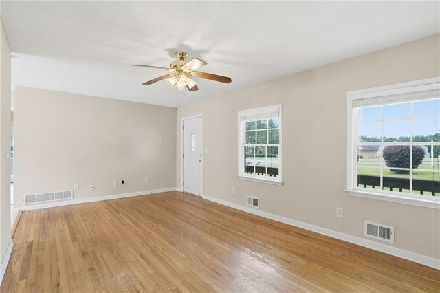 950 Old Canton Road, Marietta, GA 30068