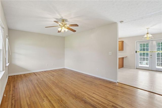 950 Old Canton Road, Marietta, GA 30068