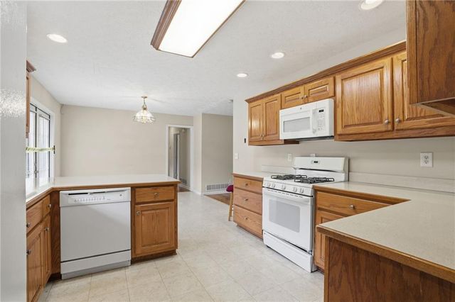 950 Old Canton Road, Marietta, GA 30068