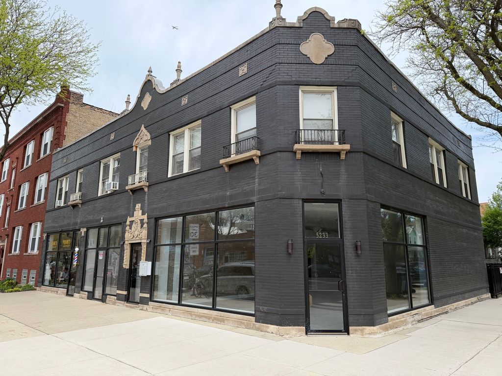 5233 N Damen Avenue, Chicago, IL 60625
