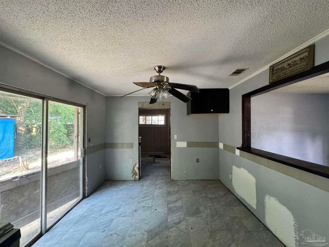 2075 Curry Cir, Pensacola, FL 32504