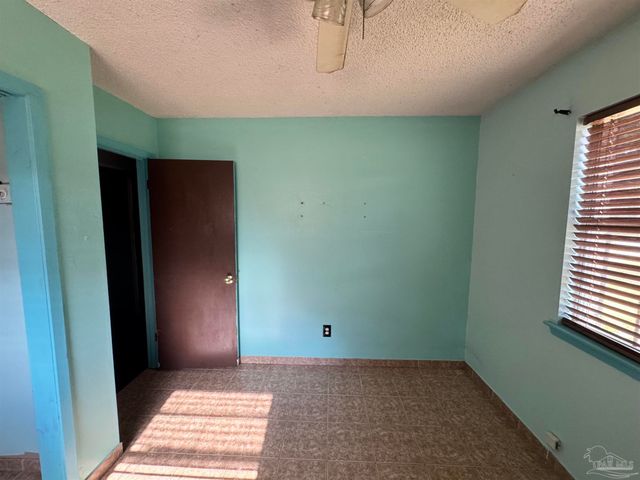 2075 Curry Cir, Pensacola, FL 32504