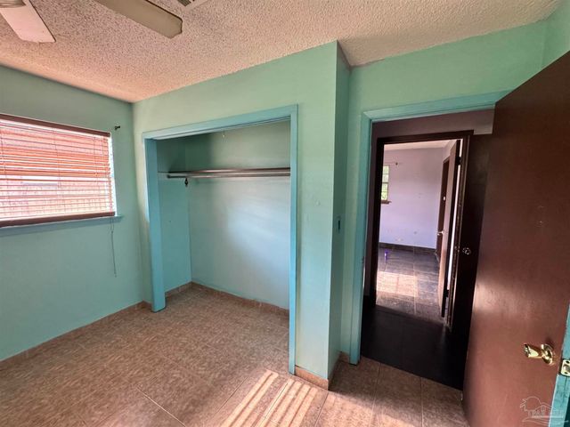 2075 Curry Cir, Pensacola, FL 32504