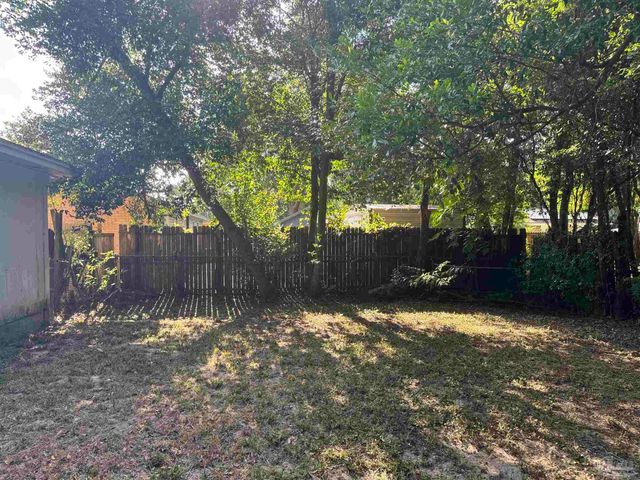 2075 Curry Cir, Pensacola, FL 32504