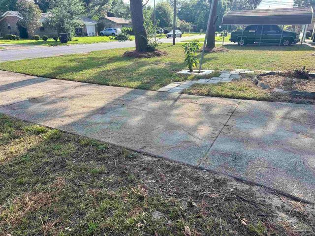2075 Curry Cir, Pensacola, FL 32504