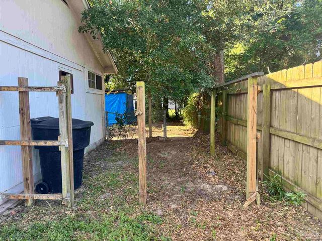 2075 Curry Cir, Pensacola, FL 32504