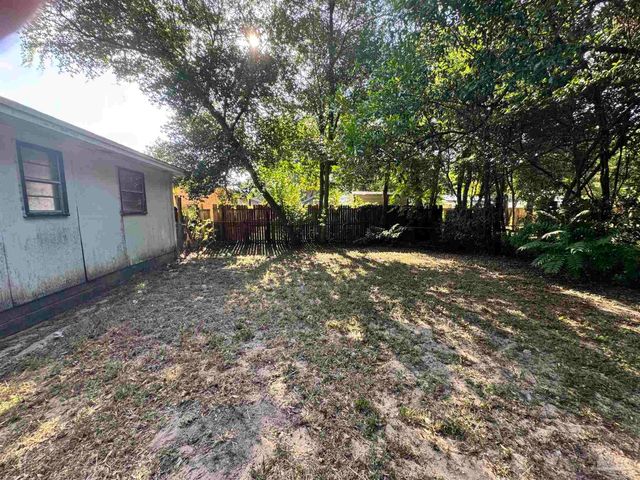 2075 Curry Cir, Pensacola, FL 32504
