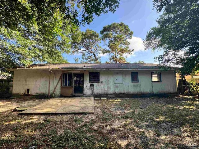 2075 Curry Cir, Pensacola, FL 32504