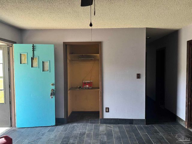 2075 Curry Cir, Pensacola, FL 32504