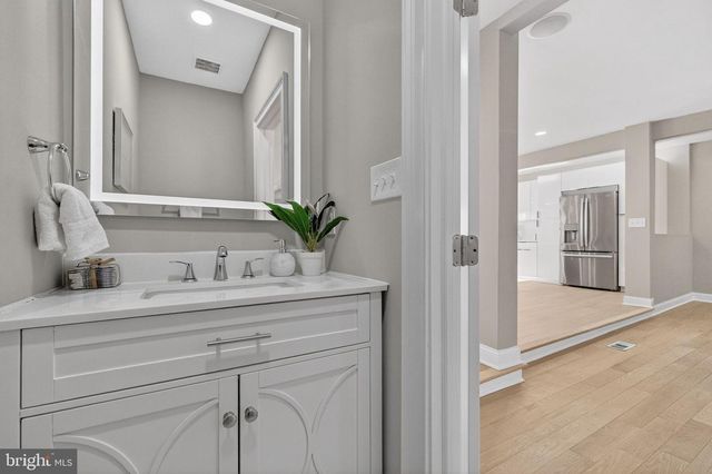 3151 NEWTON ST NE, Washington, DC 20018