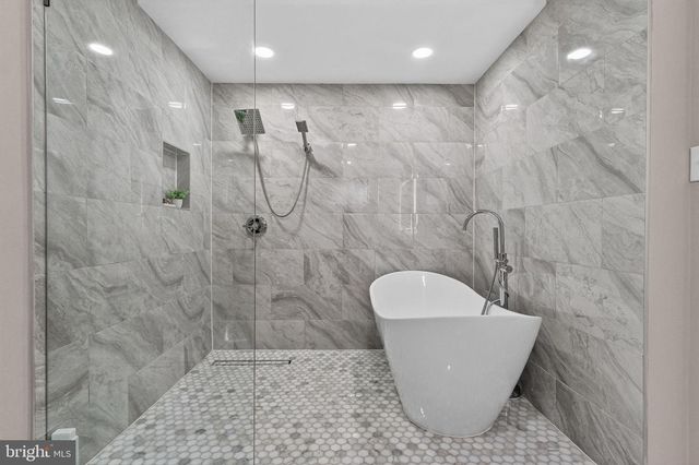 3151 NEWTON ST NE, Washington, DC 20018