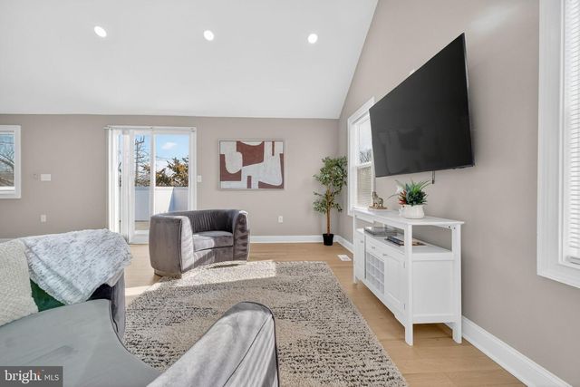 3151 NEWTON ST NE, Washington, DC 20018