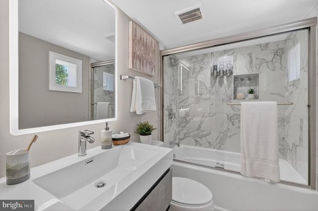 3151 NEWTON ST NE, Washington, DC 20018