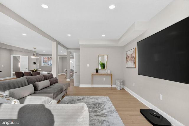 3151 NEWTON ST NE, Washington, DC 20018